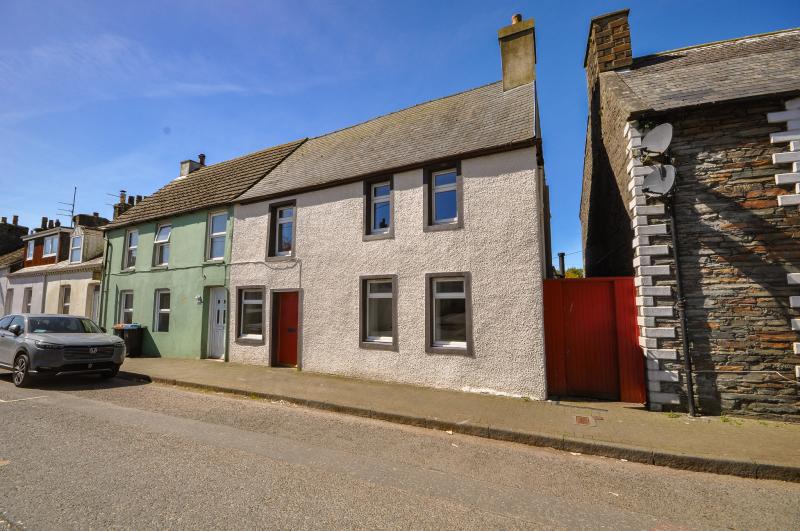 Photograph of 13 St John Street, Whithorn
